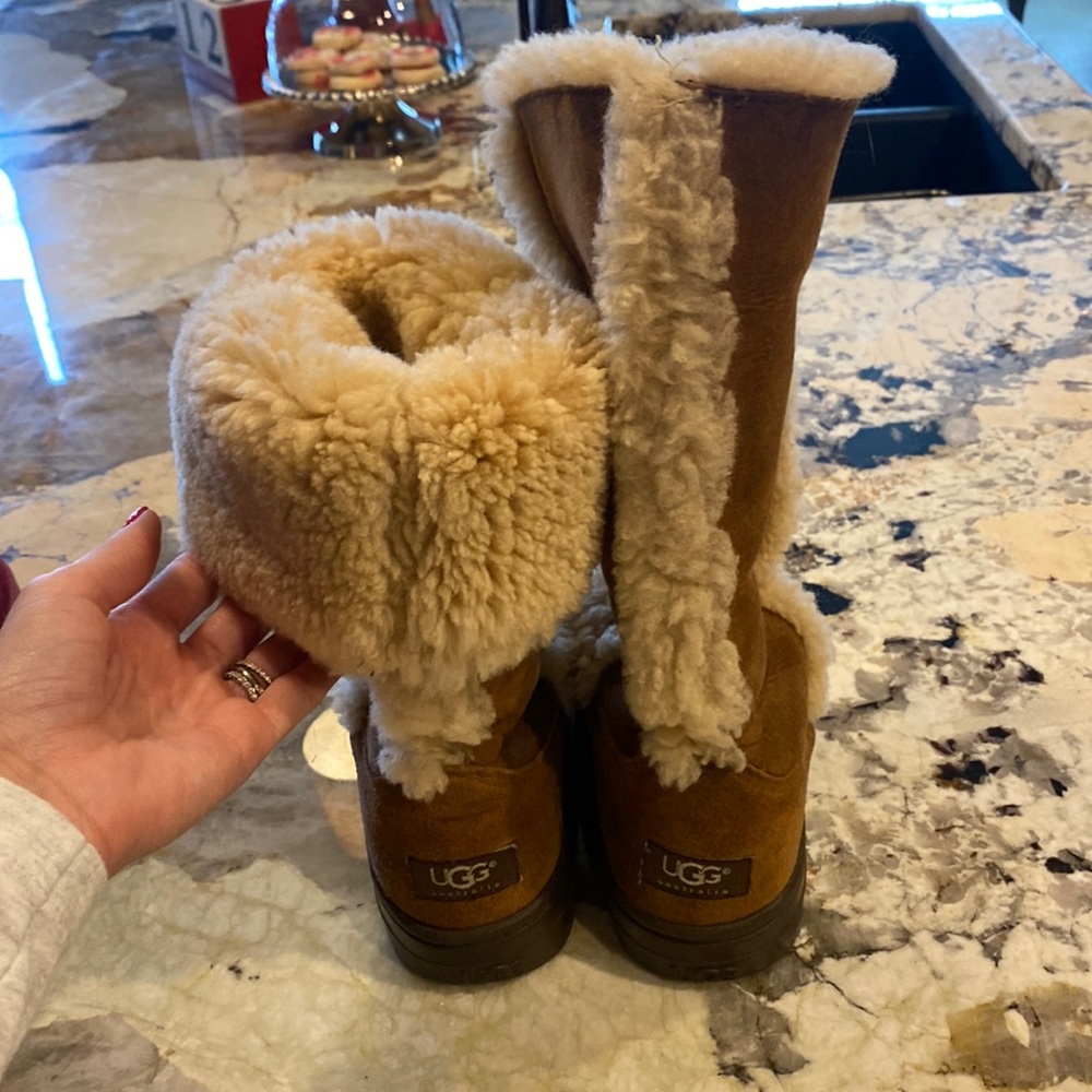 Ugg Sundance II sz 7